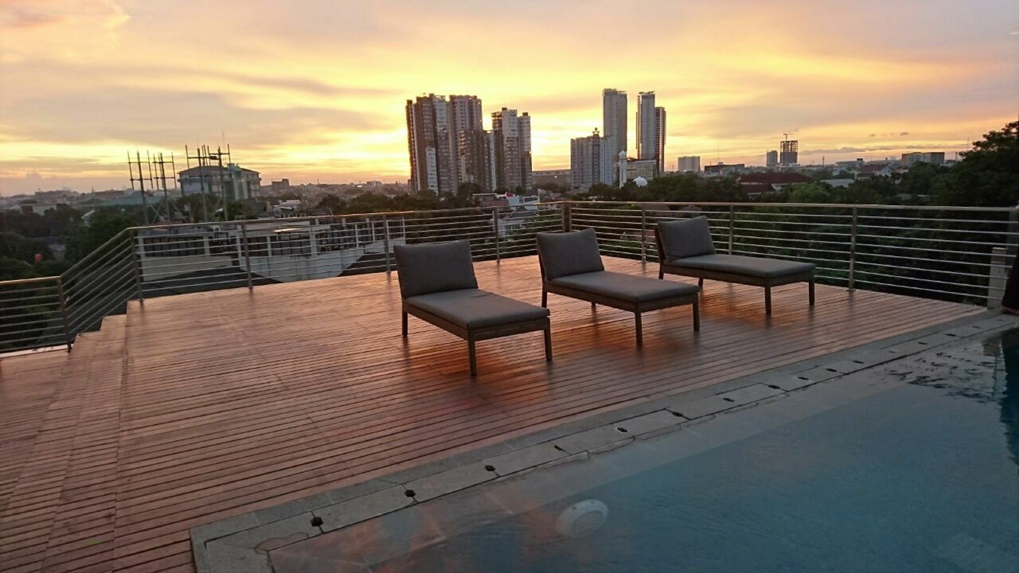 Oakwood Suites La Maison Jakarta Exteriör bild